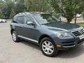 Volkswagen Touareg 2006 года за 6 800 000 тг. в Алматы – фото 2