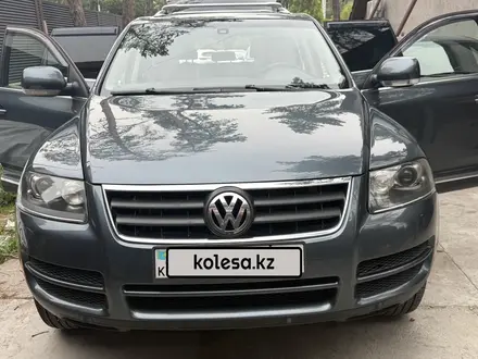 Volkswagen Touareg 2006 года за 6 800 000 тг. в Алматы – фото 7