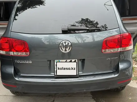 Volkswagen Touareg 2006 года за 6 800 000 тг. в Алматы – фото 8