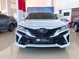 Toyota Camry Luxe 2023 годаүшін22 800 000 тг. в Караганда – фото 2