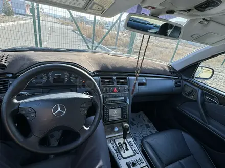 Mercedes-Benz E 55 AMG 2000 года за 9 500 000 тг. в Жанаозен – фото 21