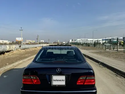 Mercedes-Benz E 55 AMG 2000 года за 9 500 000 тг. в Жанаозен – фото 26