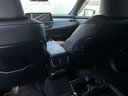 Lexus ES 250 2023 года за 27 300 000 тг. в Алматы – фото 10