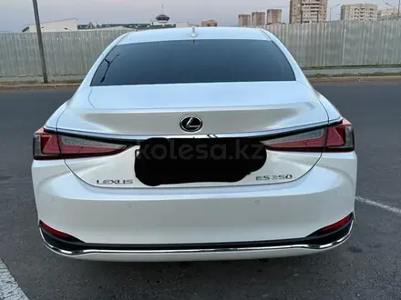 Lexus ES 250 2023 года за 27 300 000 тг. в Алматы – фото 3