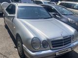 Mercedes-Benz E 200 1998 года за 3 900 000 тг. в Алматы