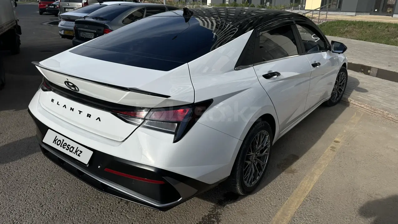 Hyundai Elantra, 2023