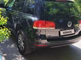 Volkswagen Touareg 2006 годаүшін5 500 000 тг. в Алматы – фото 2