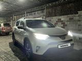 Toyota RAV4 2018 годаfor15 800 000 тг. в Алматы – фото 2