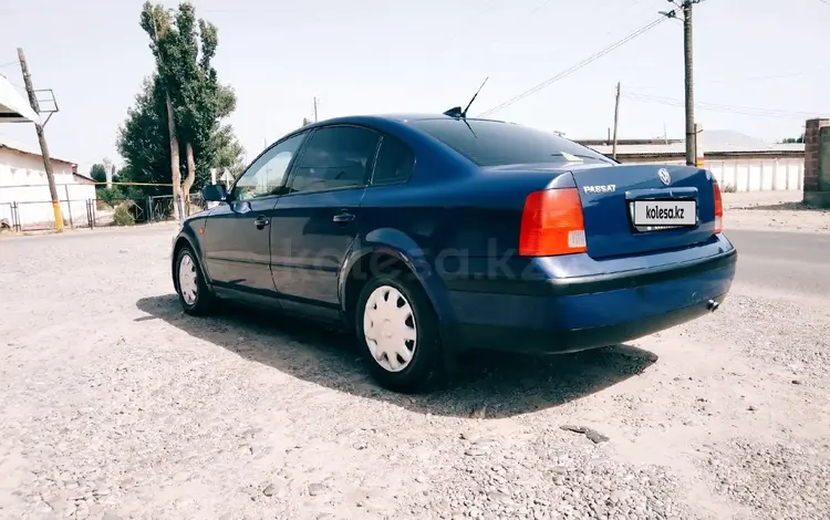 Volkswagen Passat 1998 годаfor1 800 000 тг. в Тараз