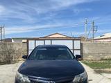 Toyota Camry 2013 года за 8 000 000 тг. в Атырау – фото 2