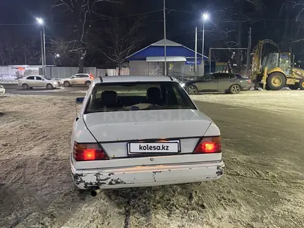 Mercedes-Benz E 200 1993 года за 1 200 000 тг. в Алматы – фото 6