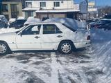 Mercedes-Benz E 200 1993 годаүшін1 200 000 тг. в Алматы – фото 2