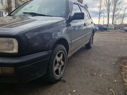 Volkswagen Golf 1994 года за 1 800 000 тг. в Экибастуз – фото 2