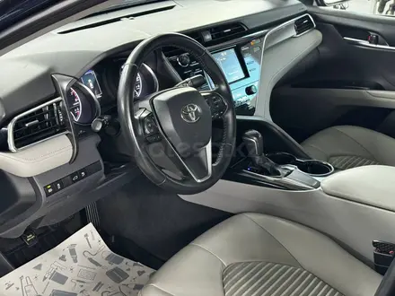 Toyota Camry 2019 года за 13 500 000 тг. в Уральск – фото 6