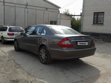 Mercedes-Benz E 280 2005 года за 11 000 000 тг. в Петропавловск – фото 23