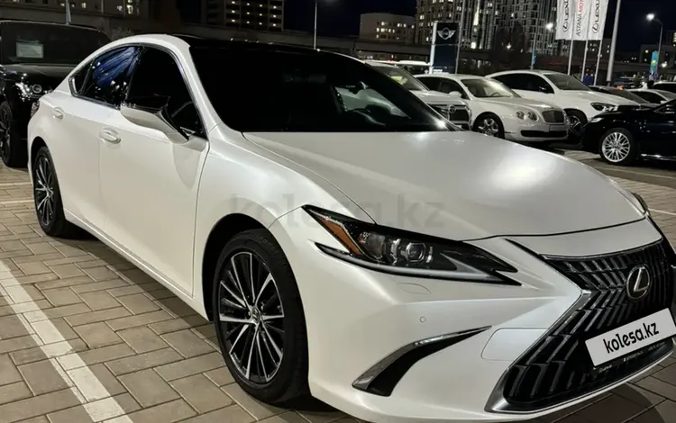 Lexus ES 250 2021 годаfor23 200 000 тг. в Астана