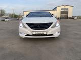 Hyundai Sonata 2010 года за 4 800 000 тг. в Уральск – фото 2