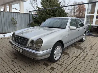 Mercedes-Benz E 320