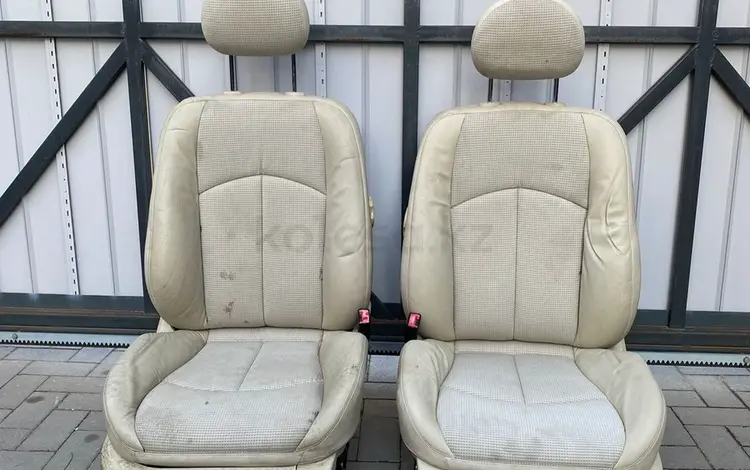 Сиденья передние 211 на Мерседес W211 за 1 000 тг. в Алматы