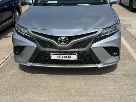 Toyota Camry 2019 года за 8 000 000 тг. в Атырау – фото 3