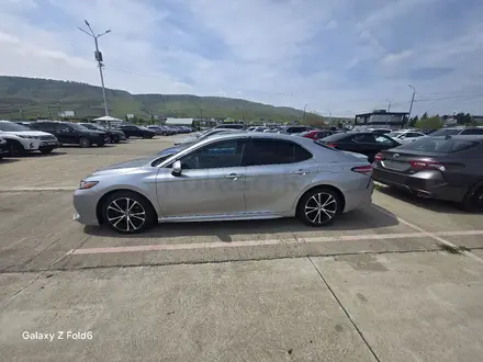 Toyota Camry 2019 года за 8 000 000 тг. в Атырау – фото 4