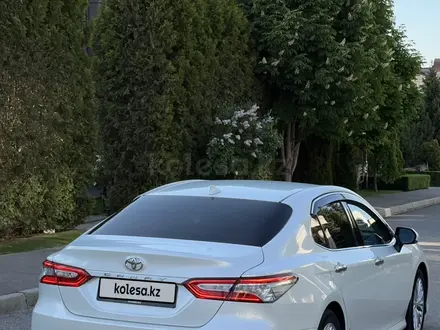 Toyota Camry 2020 года за 15 500 000 тг. в Алматы – фото 5