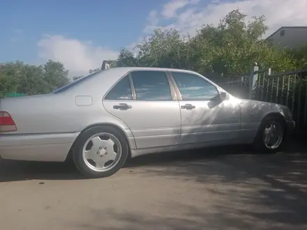 Mercedes-Benz S 320 1995 года за 5 500 000 тг. в Актобе – фото 2