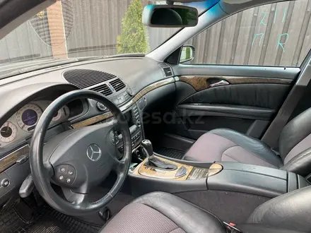 Mercedes-Benz E 270 2002 года за 5 500 000 тг. в Алматы – фото 13