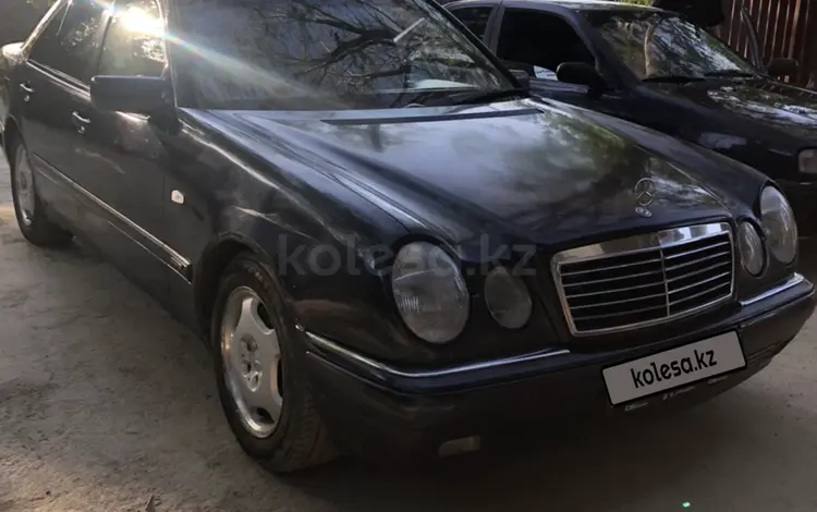 Mercedes-Benz E 240 1998 года за 3 000 000 тг. в Алматы