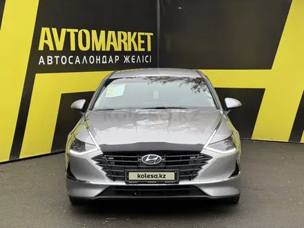 Hyundai Sonata 2021 года за 10 350 000 тг. в Семей – фото 2