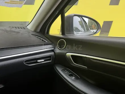 Hyundai Sonata 2021 года за 10 350 000 тг. в Семей – фото 8