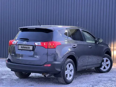 Toyota RAV4 2013 года за 9 850 000 тг. в Актобе – фото 4