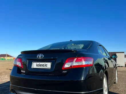 Toyota Camry 2011 года за 4 850 000 тг. в Уральск – фото 3