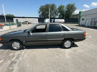 Audi 100
