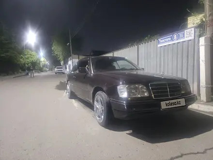 Mercedes-Benz E 320 1996 года за 2 000 000 тг. в Астана – фото 6