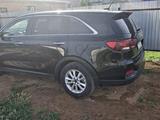 Kia Sorento 2018 года за 7 800 000 тг. в Уральск – фото 2