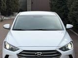 Hyundai Elantra 2018 года за 8 300 000 тг. в Алматы – фото 3