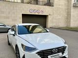 Hyundai Sonata 2022 года за 13 600 000 тг. в Астана – фото 2