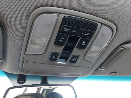 Kia Carnival 2017 года за 8 990 000 тг. в Шымкент – фото 17