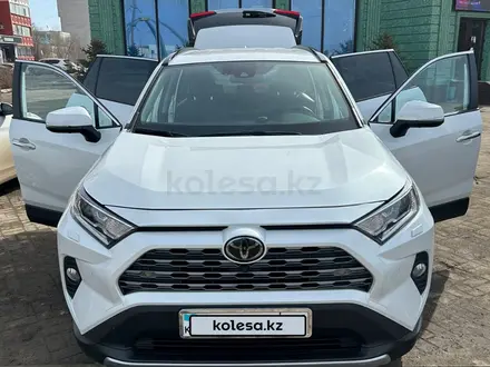 Toyota RAV4 2021 года за 20 300 000 тг. в Актобе – фото 6