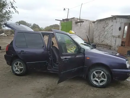 Volkswagen Golf 1993 года за 800 000 тг. в Шиели – фото 3