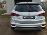 Hyundai Santa Fe 2017 года за 8 000 000 тг. в Уральск – фото 4