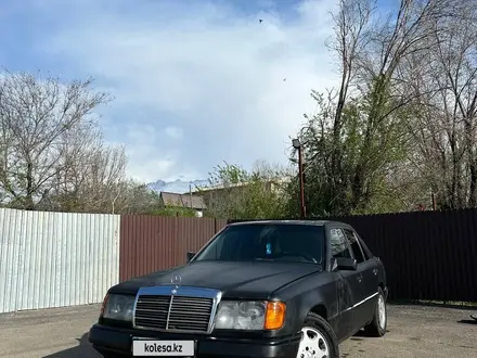Mercedes-Benz E 260 1991 года за 850 000 тг. в Алматы