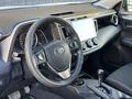 Toyota RAV4 2015 года за 9 700 000 тг. в Актобе – фото 13
