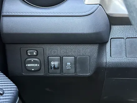 Toyota RAV4 2015 года за 9 700 000 тг. в Актобе – фото 17