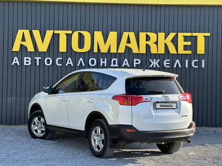 Toyota RAV4 2015 года за 9 700 000 тг. в Актобе – фото 4