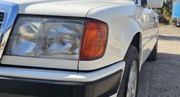 Mercedes-Benz E 230 1990 года за 2 800 000 тг. в Алматы