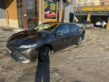 Toyota Camry 2018 года за 13 000 000 тг. в Астана