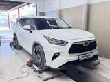 Toyota Highlander 2022 годаүшін23 200 000 тг. в Актау – фото 3