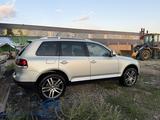 Volkswagen Touareg 2008 года за 7 200 000 тг. в Астана – фото 5